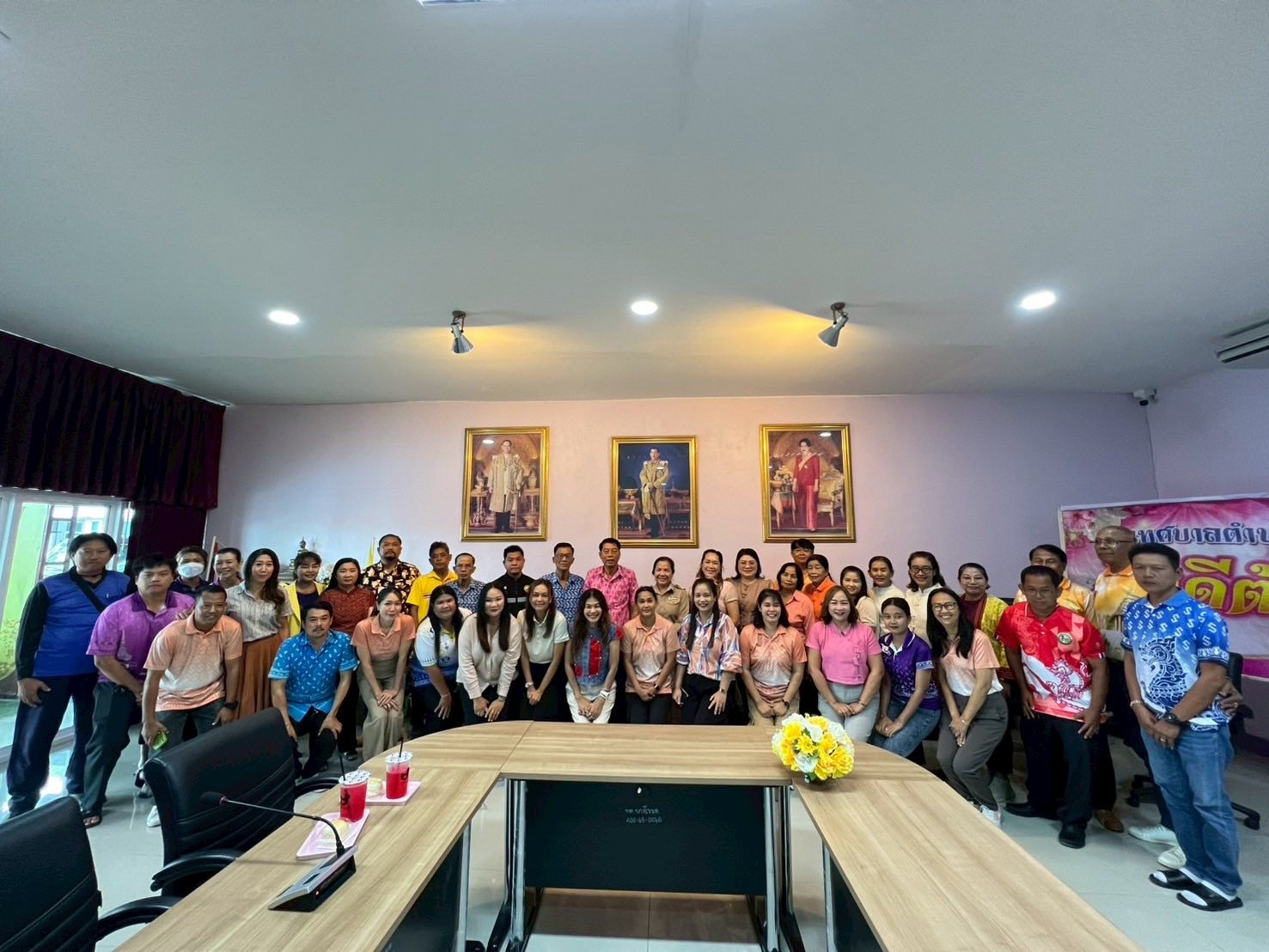 ขอต้อนรับ นางสาวศุภลักษณ์ แดงสีอ่อน ตำแหน่ง หัวหน้าฝ่ายพัฒนาราย และ นางสาวสายชล พุ่มประจำ ตำแหน่ง นักวิชาการเงินและบัญชี เนื่องในโอกาสได้ย้ายมาดำรงตำแหน่ง ณ เทศบาลตำบลบางโขมด อำเภอบ้านหมอ จังหวัดสระบุรี