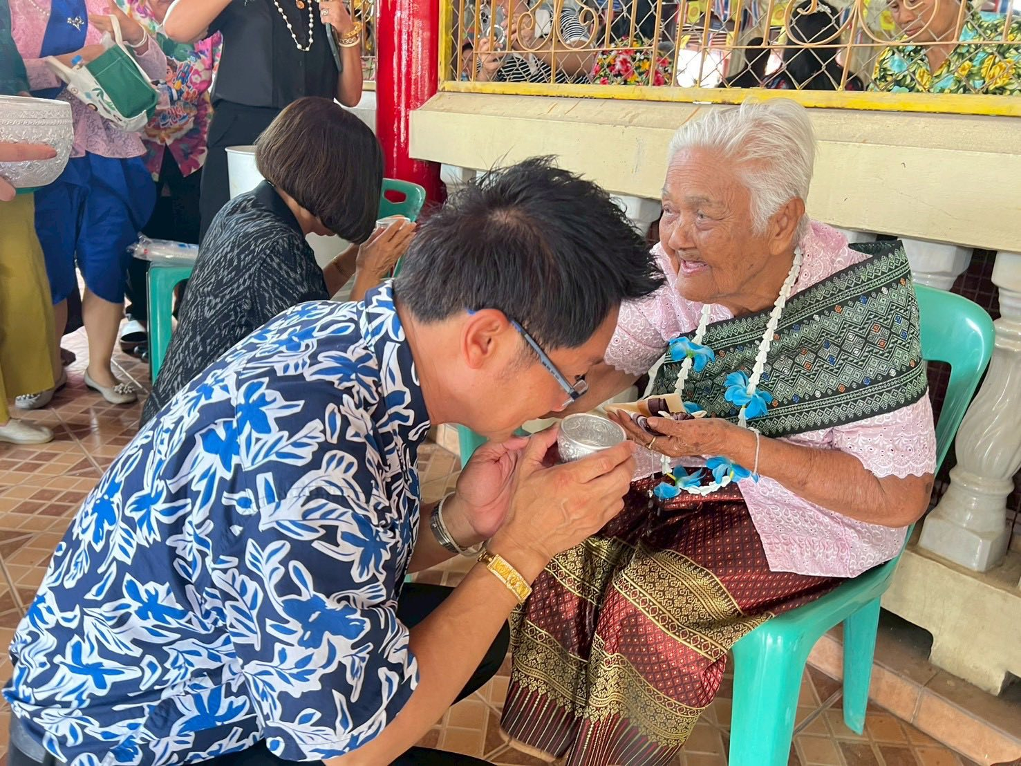 พิธีรดน้ำดำหัว ประจำปี 2569 ชมรมผู้สูงอายุศูนย์อนามัยที่ 4 สระบุรี